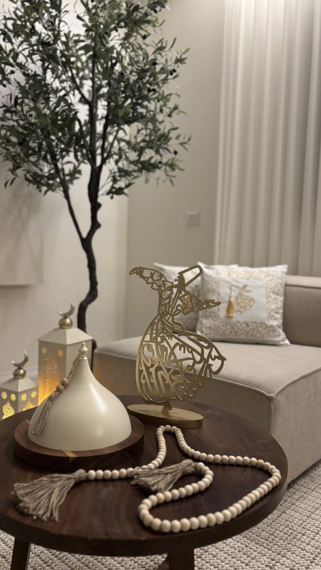 مضيفه خشب بغطاء معدن