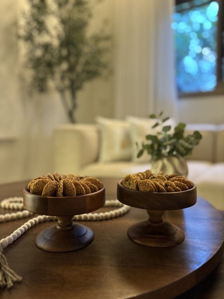 صحون خشب مع قاعده