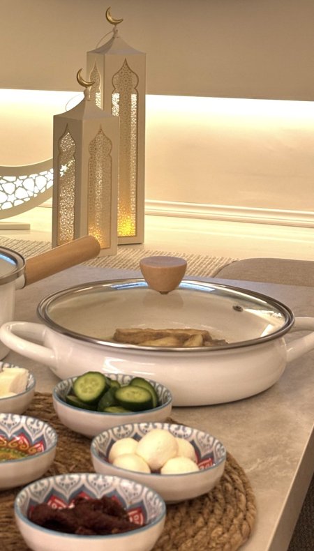 قلاي لون ابيض  مع غطاء