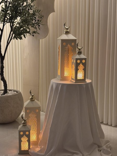 فوانيس مضيئة  حجم وسط